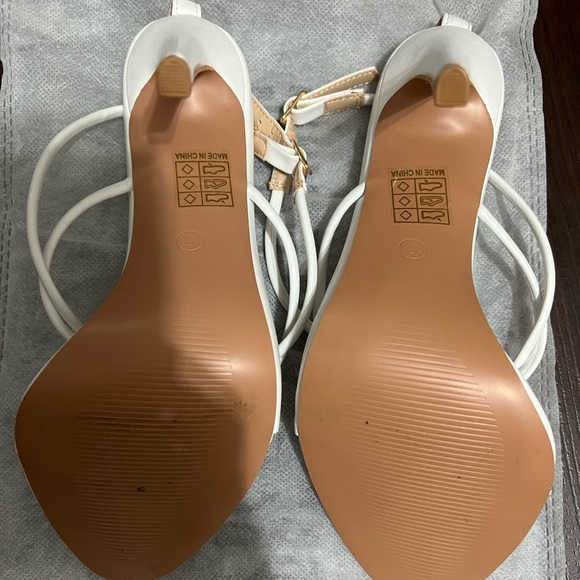 White Toe Thong Twist Strap Heeled Sandals - Picture 3 of 3
